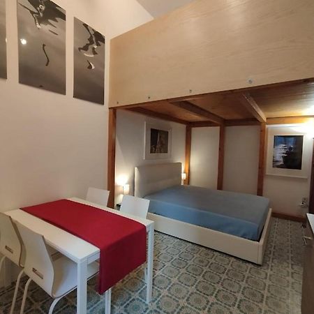 Casa Merisi Al Centro Storico Di Napoli Exterior photo